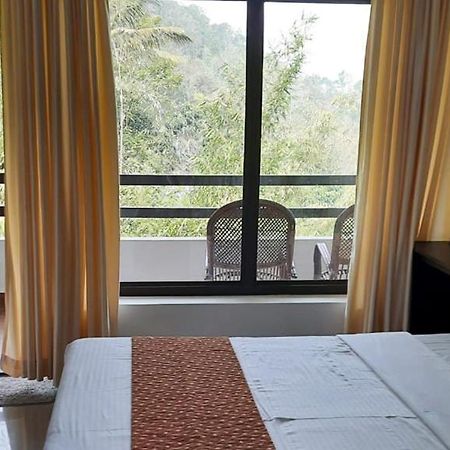 Spring And Valley View Thekkady Buitenkant foto